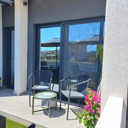 Apartman White Pampas Tiny 1 Dioniszíu-part