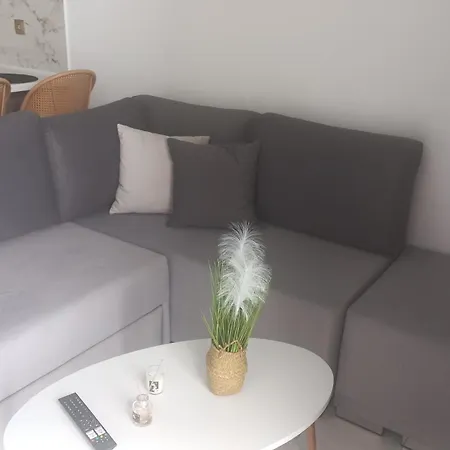 White Pampas Tiny 1 *